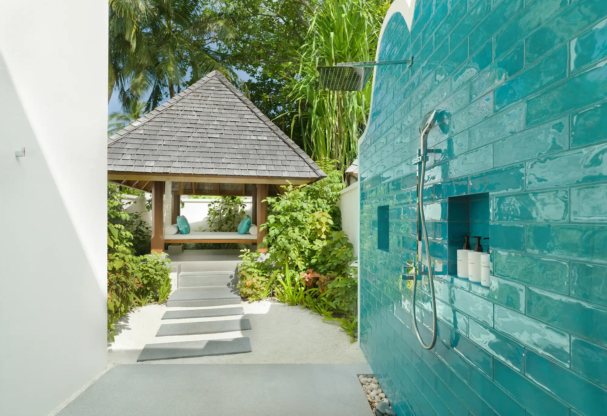 Beach Villa - Your Tropical Hideaway - Room Images 2