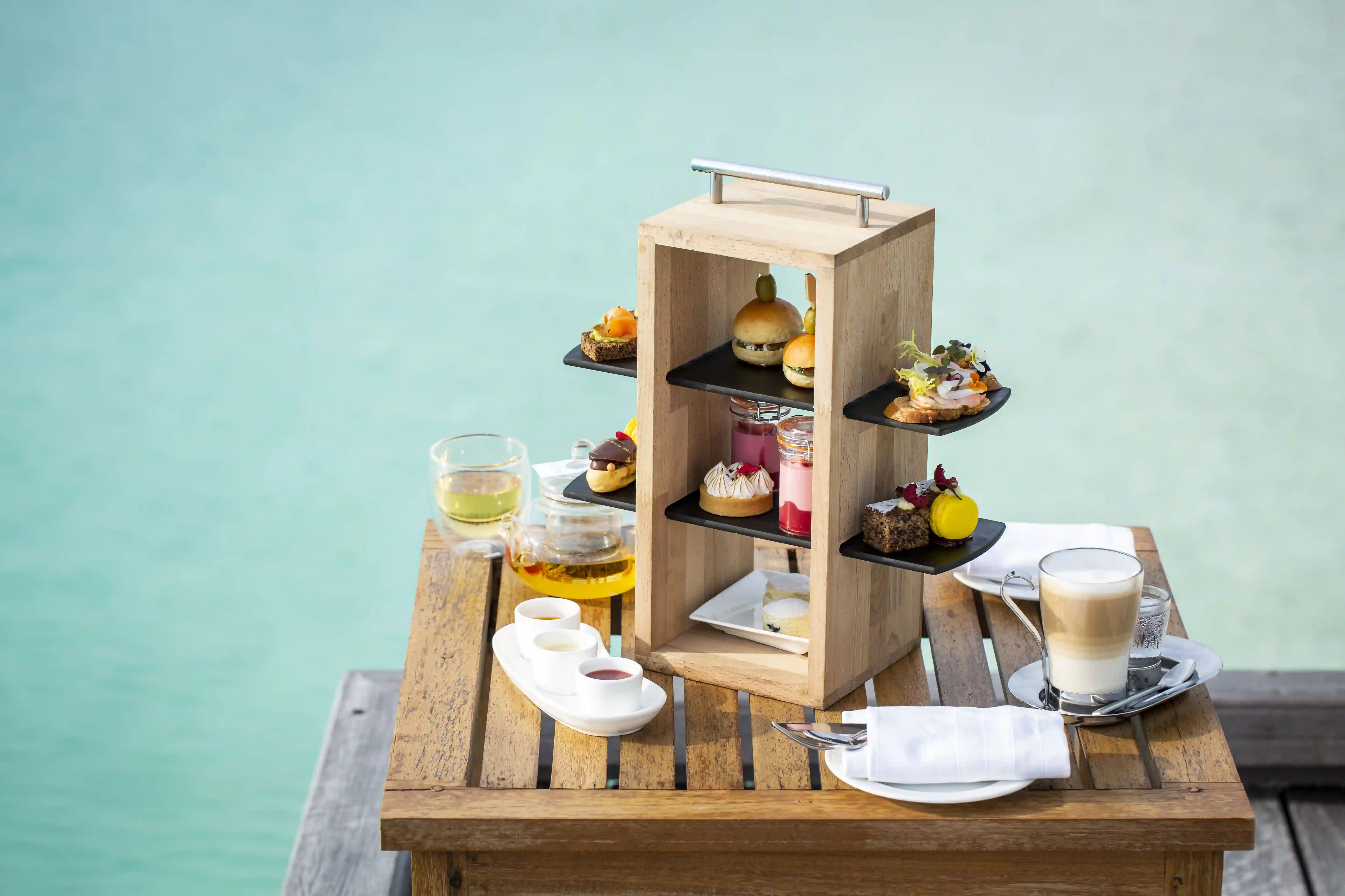 Sunset Lounge - pic 4