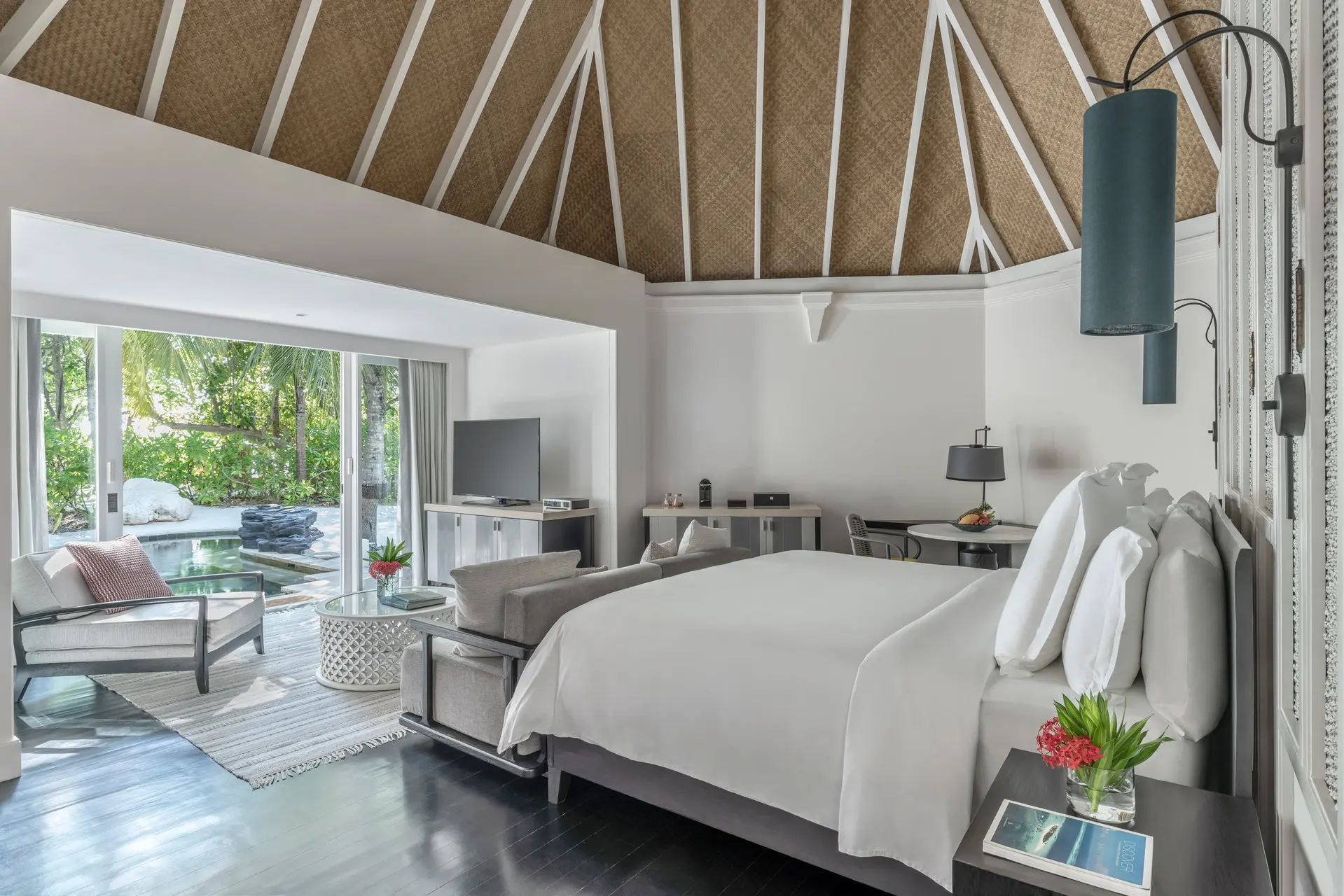 Deluxe Beach Pavilion with Pool - Room Images 1