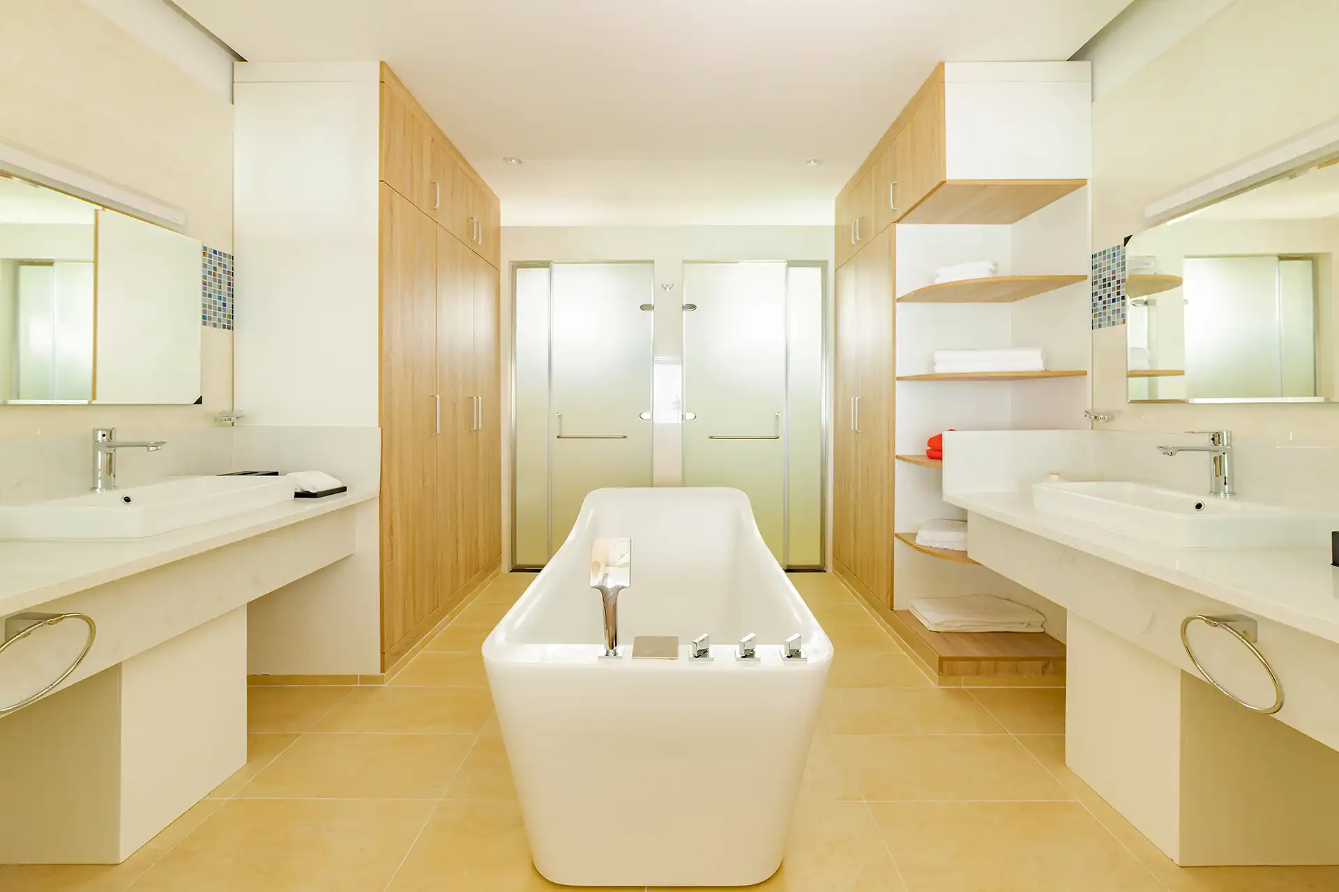 Lagoon Villa with Pool Slide - Shallow Lagoon Paradise Family Haven - Room Images 5