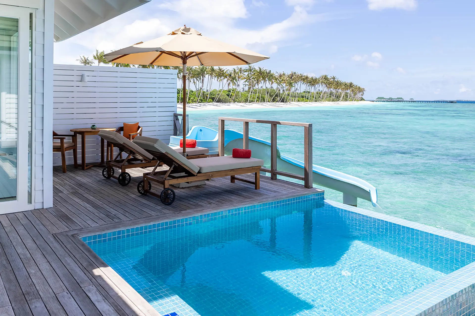 Lagoon Villa with Pool Slide - Shallow Lagoon Paradise Family Haven - Room Images 2