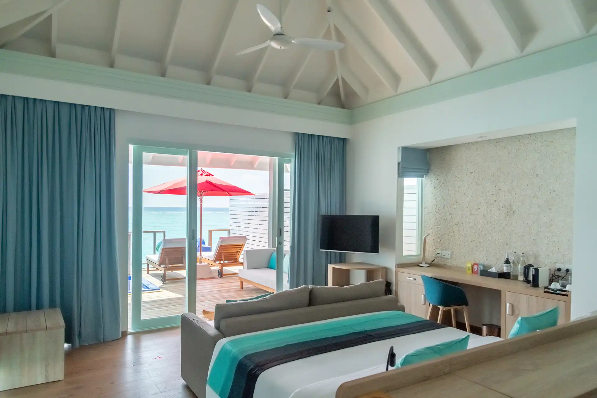 Water Villa with Pool Slide - Thrilling Ocean Adventure Floating Palace - Room Images 2