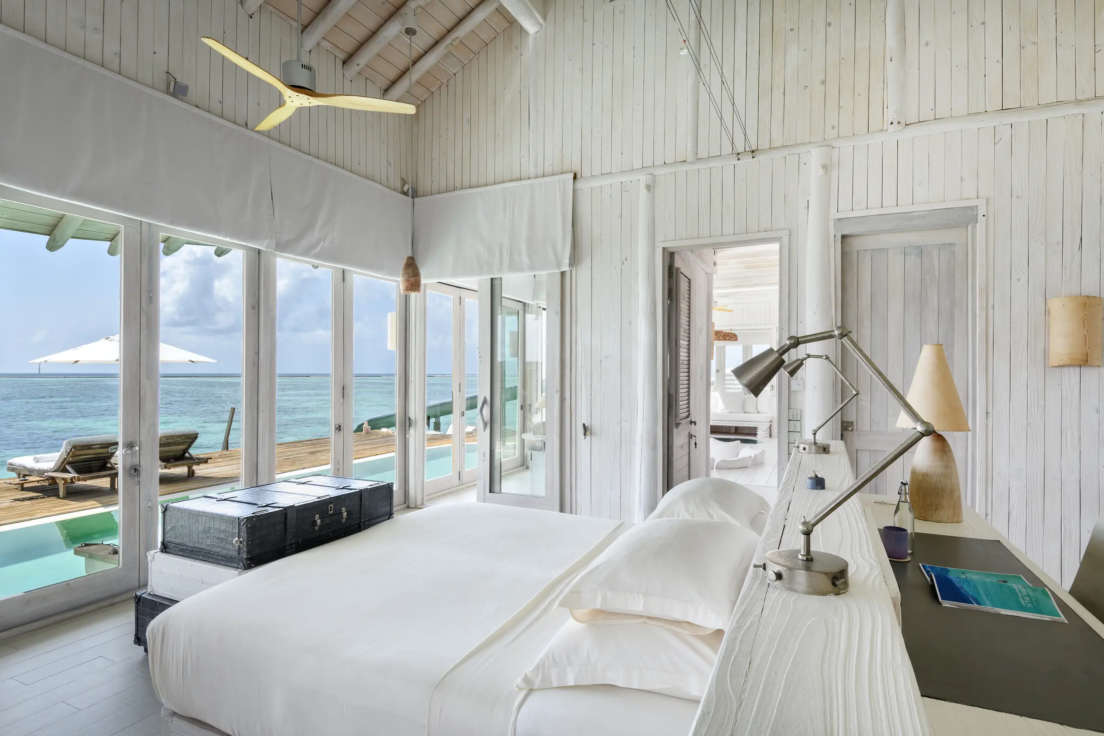 1 Bedroom Water Retreat with Slide - Intimate Stargazing Cocoon, Lagoon Romance - Room Images 5