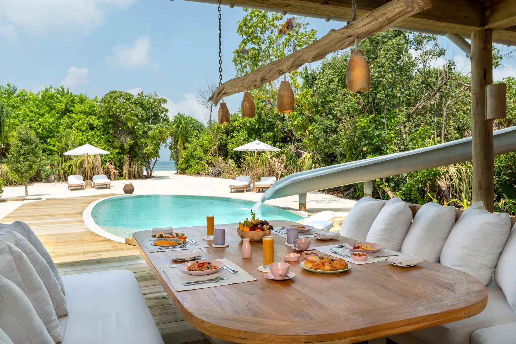 2 Bedroom Island Retreat with Slide - Garden Estate Paradise, Family Sanctuary - Room Images 5